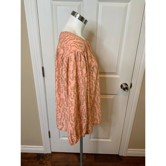Elizabeth and James Light Pink & Brown Print Button-Up Blouse Shirt,  Size XXL - Picture 2 of 5